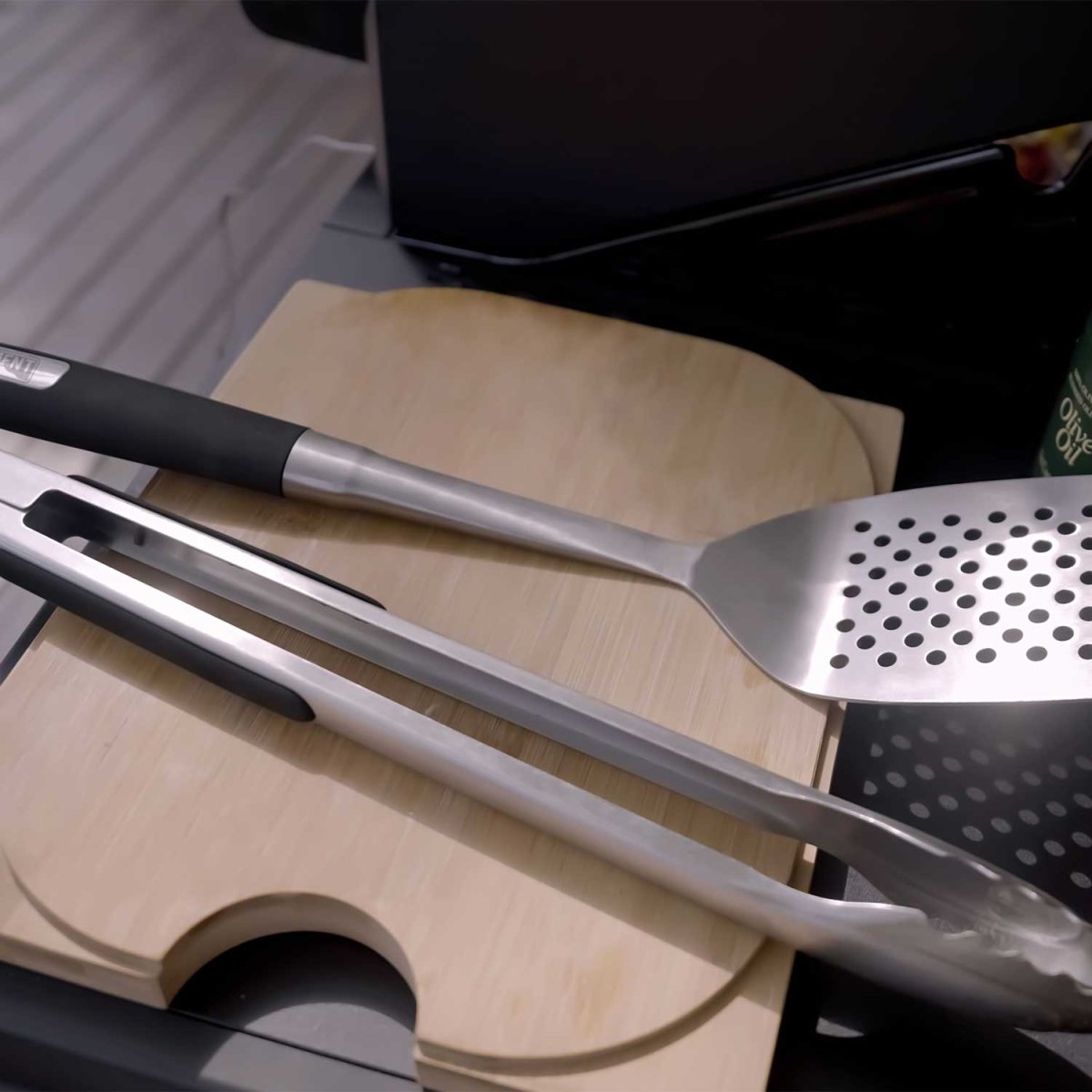 Monument Grills - Tongs and Spatula - A001