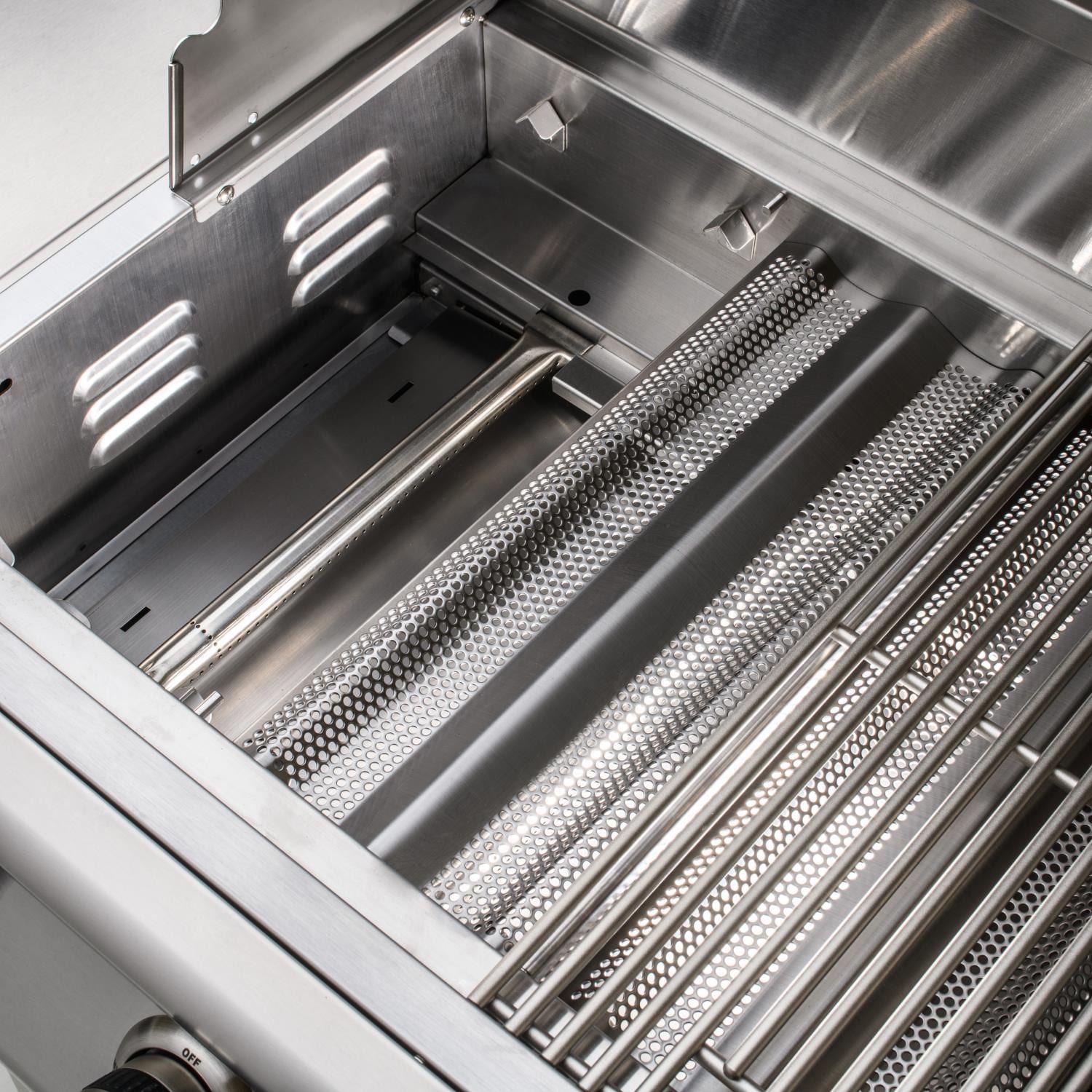 Blaze Prelude LBM 32-Inch 4-Burner Built-In Gas Grill - BLZ-4LBM-LP/NG Blaze Grills