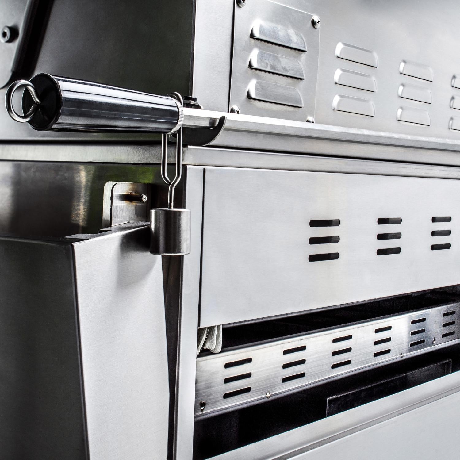 Blaze Professional LUX 44-Inch 4-Burner Freestanding Gas Grill With Rear Infrared Burner - BLZ-4PRO-LP/NG Blaze Grills