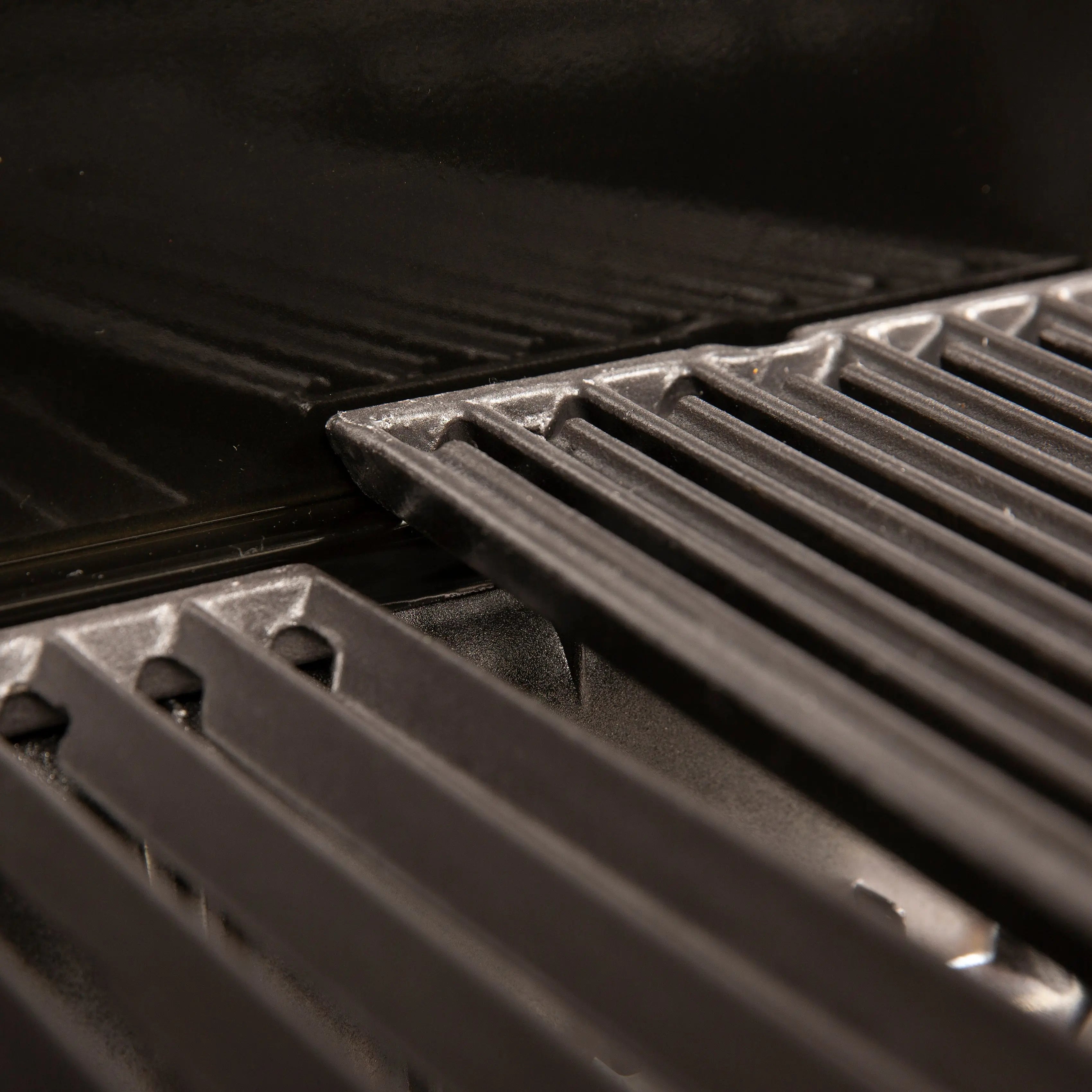 Broil King Crown S 490 Freestanding 4-Burner Gas Grill w/Side Burner & Rotisserie Broil King