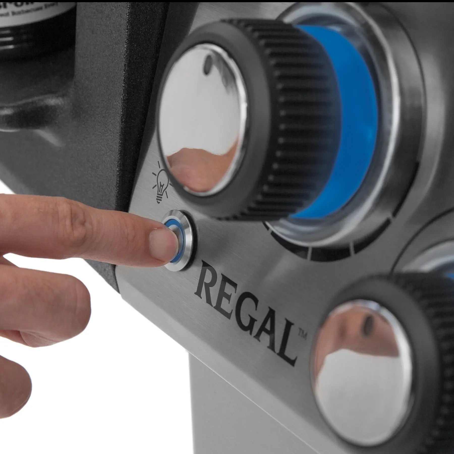 Broil King Regal S 420 Pro 4-Burner Gas Grill - Stainless Steel Broil King