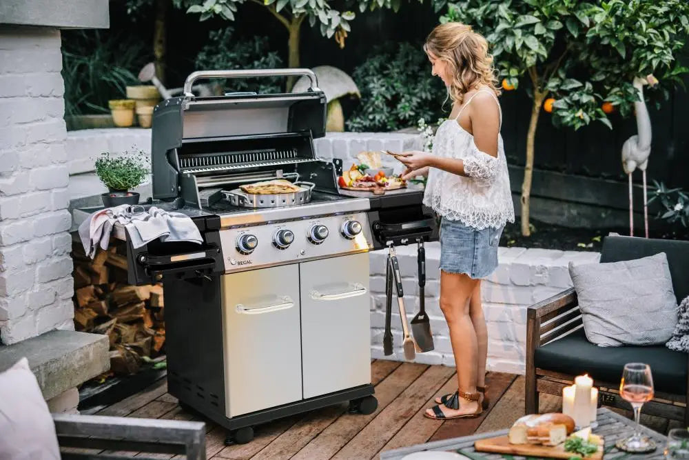 Broil King Regal S 420 Pro 4-Burner Gas Grill - Stainless Steel Broil King