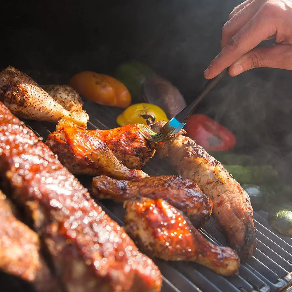 Broil King Regal™ 500 Charcoal Offset Grill Broil King
