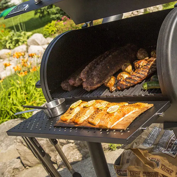 Broil King Regal™ 500 Charcoal Offset Grill Broil King