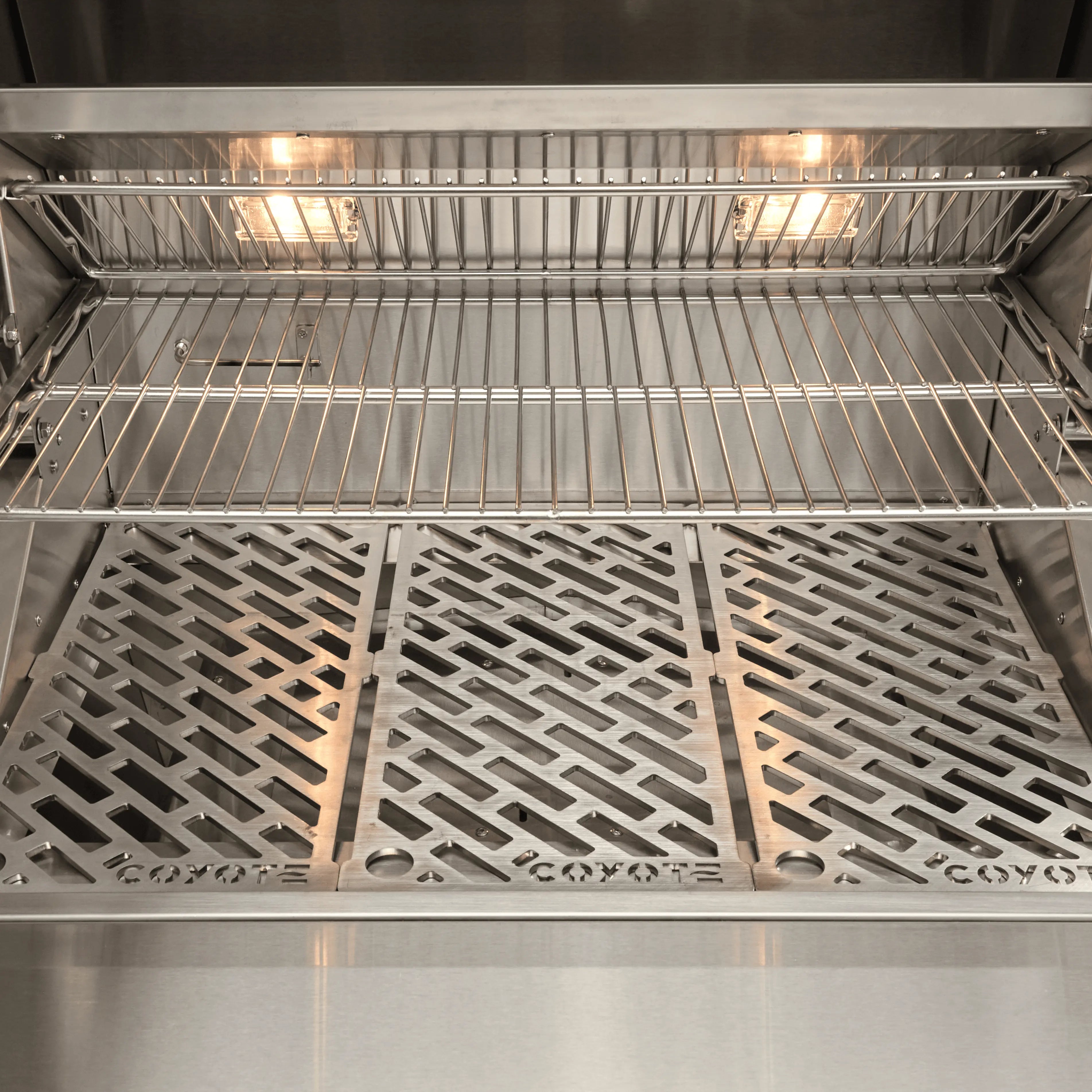 Coyote 28-inch Built In Pellet Grill - C2P28 Coyote Outdoor Living