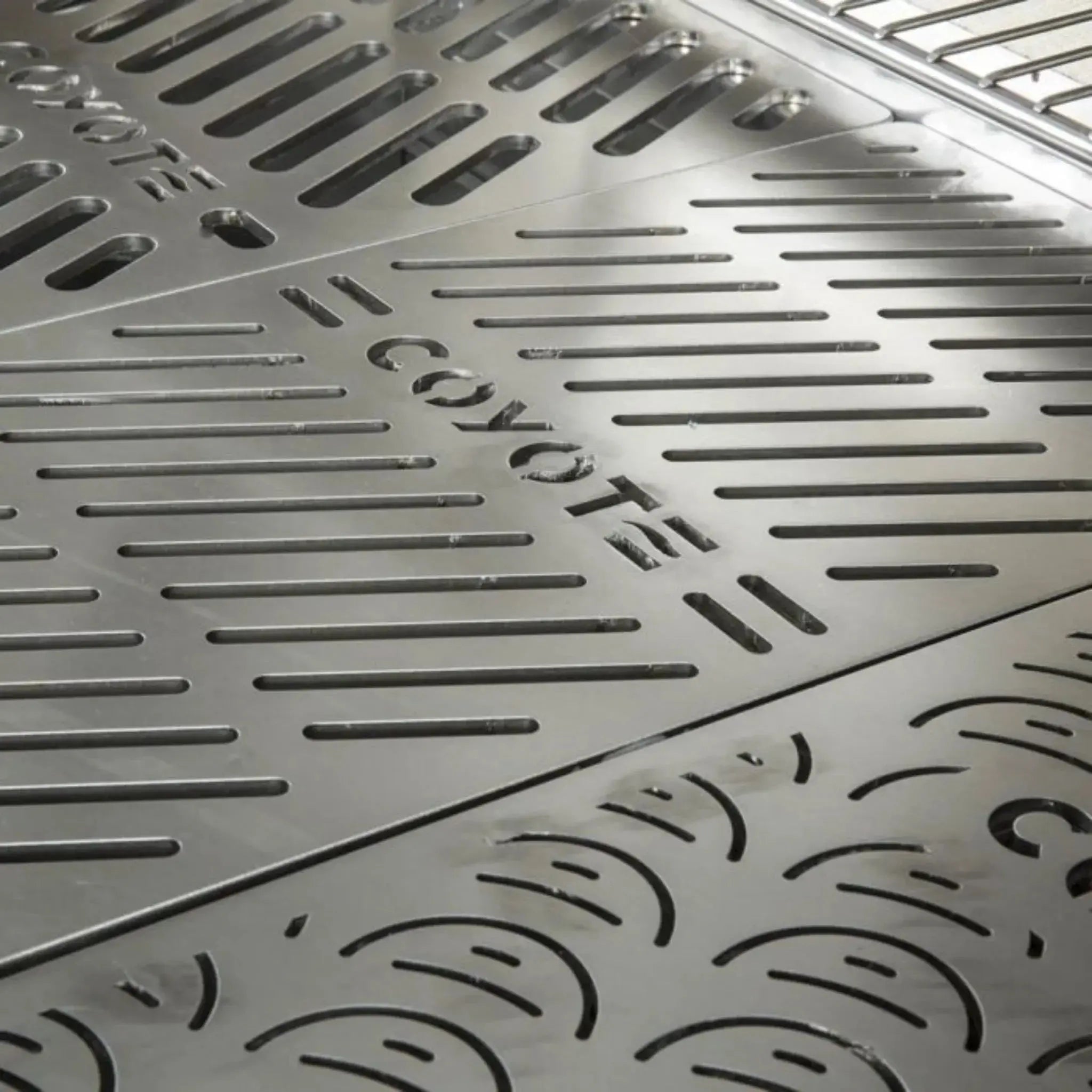 Coyote Signature Grates 3 Pack for 28", 30" and 42" Grills - CSIGRATE15 Coyote Outdoor Living