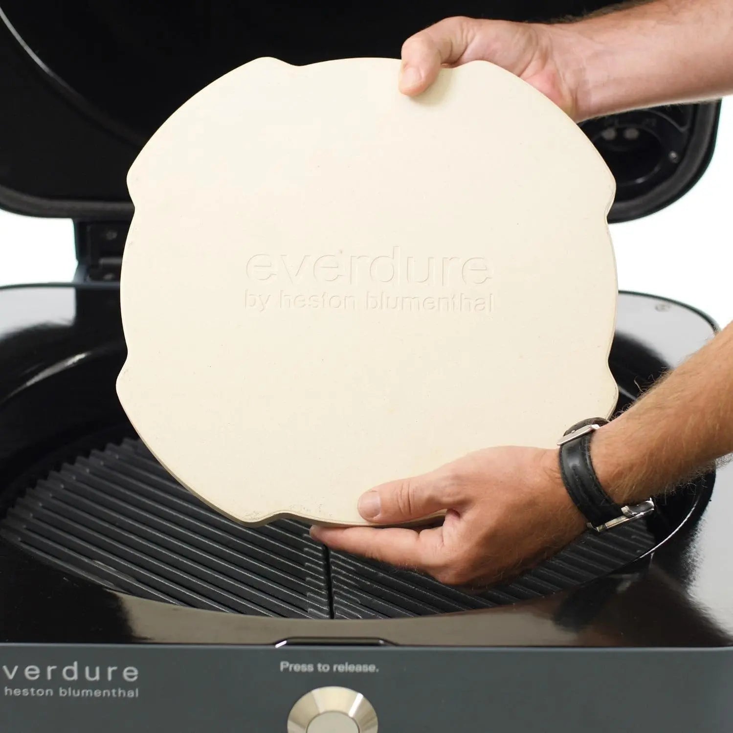 Everdure 4K 21-Inch Charcoal Grill & Smoker -  HBCE4KBUS/HBCE4KGUS - Agent BBQ