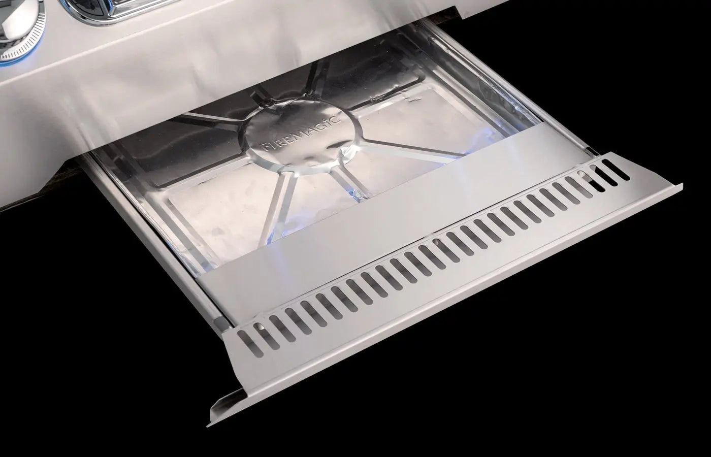 Fire Magic - Echelon Diamond E660S 30-Inch Propane Gas Grill W/ Side Burner, Rotisserie, & Digital Thermometer - E660S-8E1P-62 - Agent BBQ