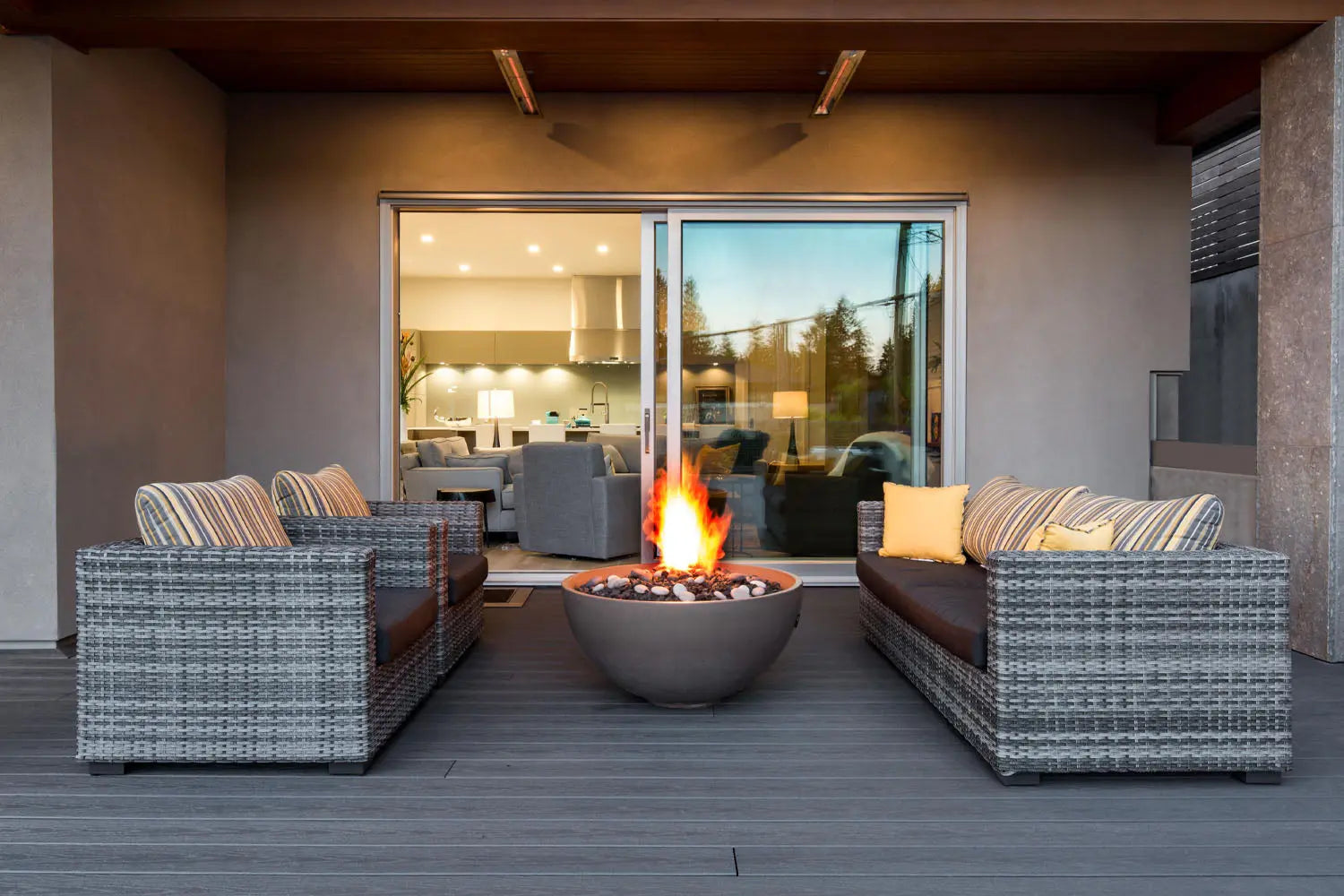 Infratech SL-Series Slimline Single Element 2400Watt Outdoor Electric Heater | 277V Infratech