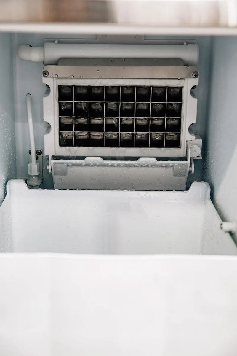 Summerset Built-in Kitchen Island 15" Ice Maker - Agent BBQ